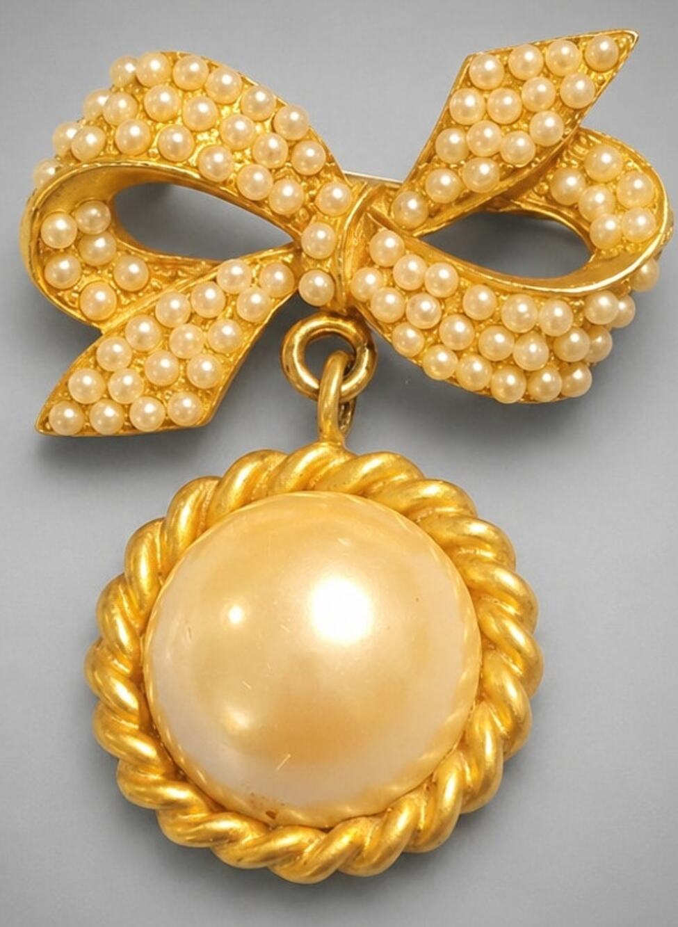 Vintage Large Faux Pearl Bow Dangle Brooch Pin 2" Gold Tone Victorian Like go-68